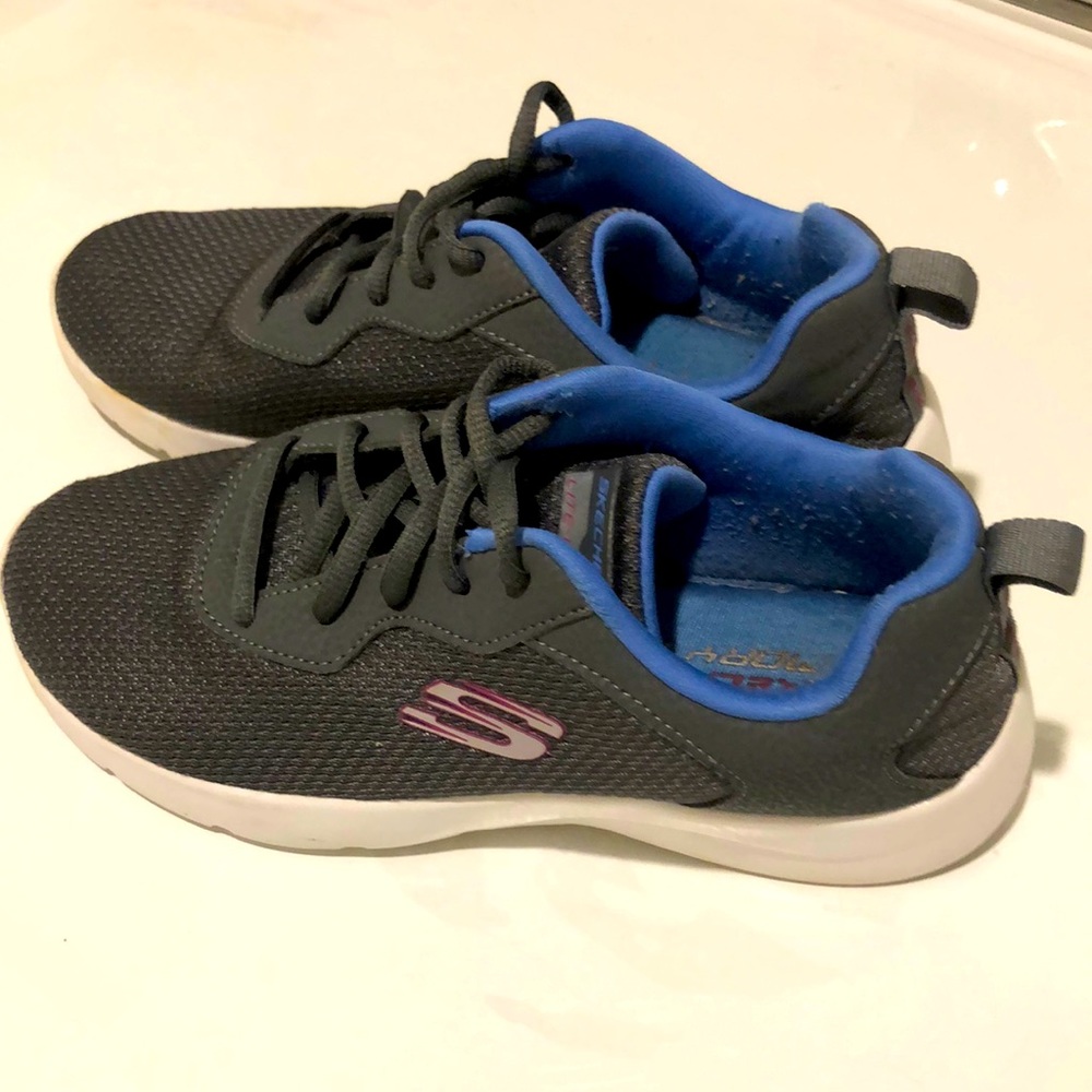 Skechers gray sneakers 7